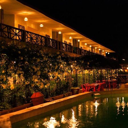 Bamboo Garden Hotel Серекунда Экстерьер фото