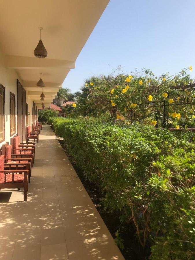 Bamboo Garden Hotel Серекунда Экстерьер фото