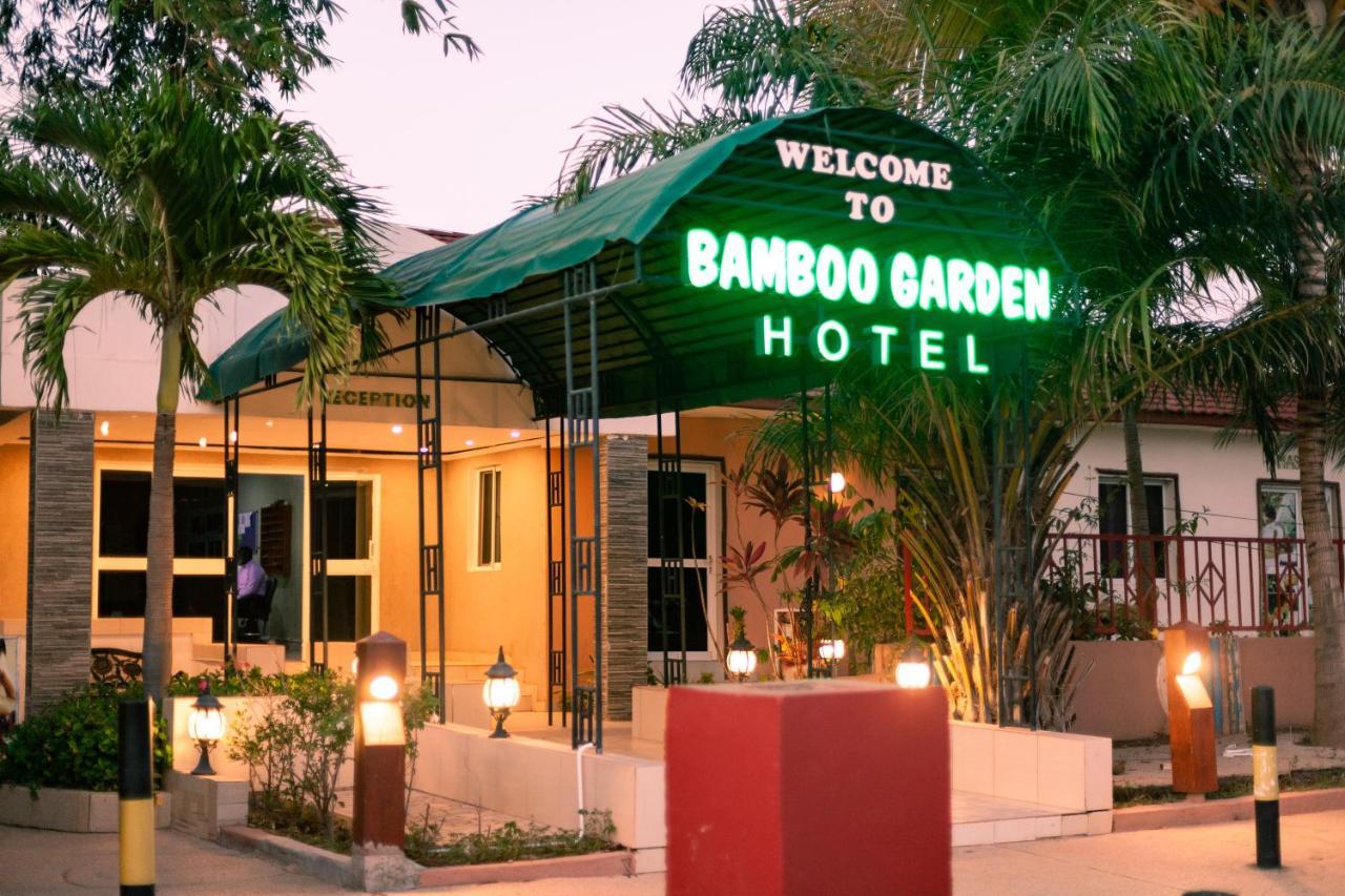 Bamboo Garden Hotel Серекунда Экстерьер фото