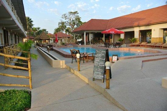 Bamboo Garden Hotel Серекунда Экстерьер фото